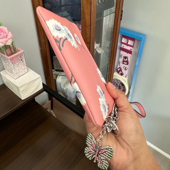 Coach Corner Zip Wristlet Wallet with Daisy Print and 2 Charms - Picture 9 of 13